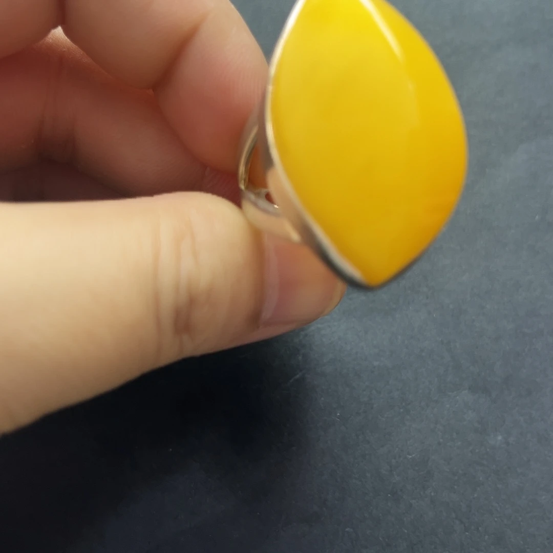 银S925镶嵌琥珀裸石蜜蜡戒指