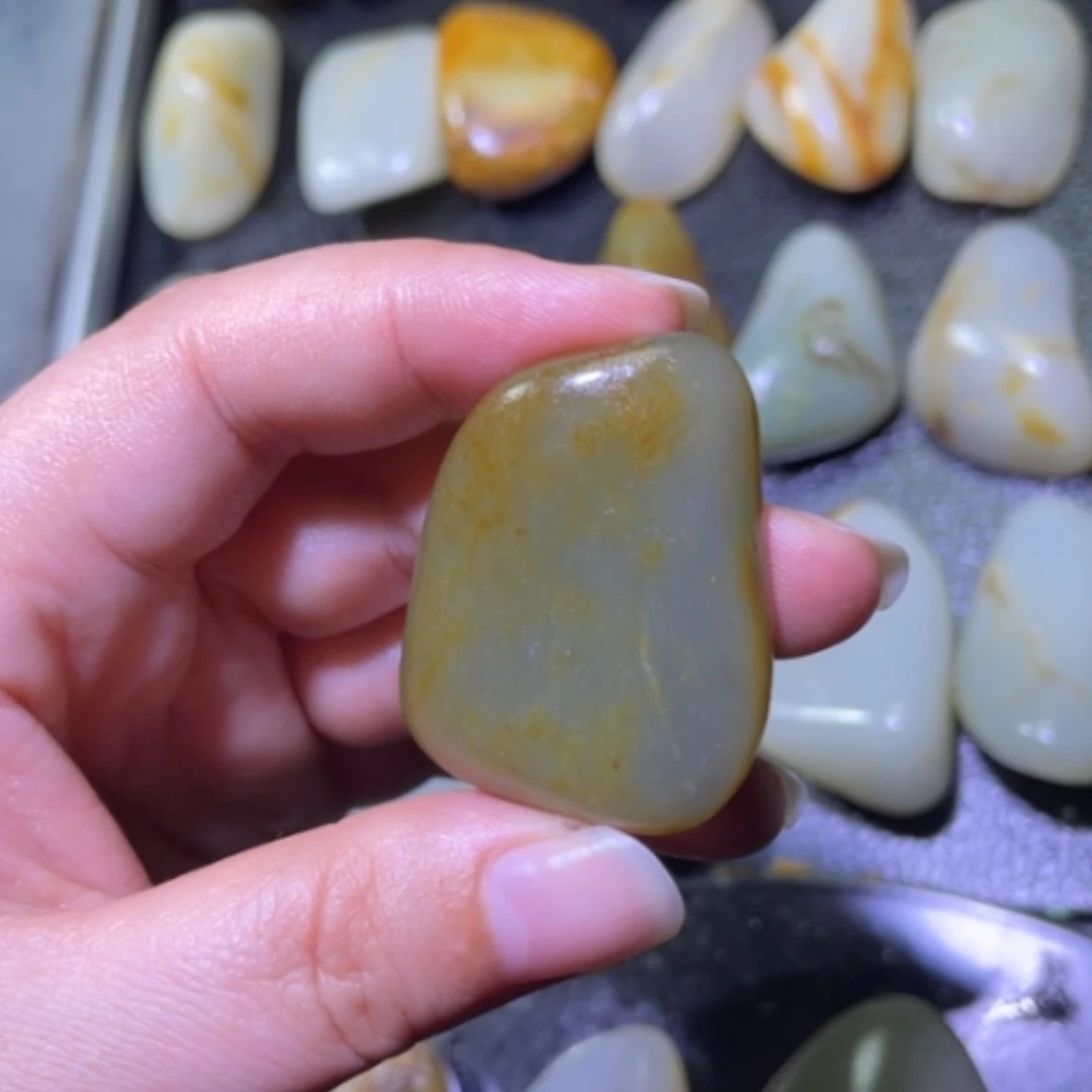 【闪购商品】颈饰未镶嵌和田玉（子料）