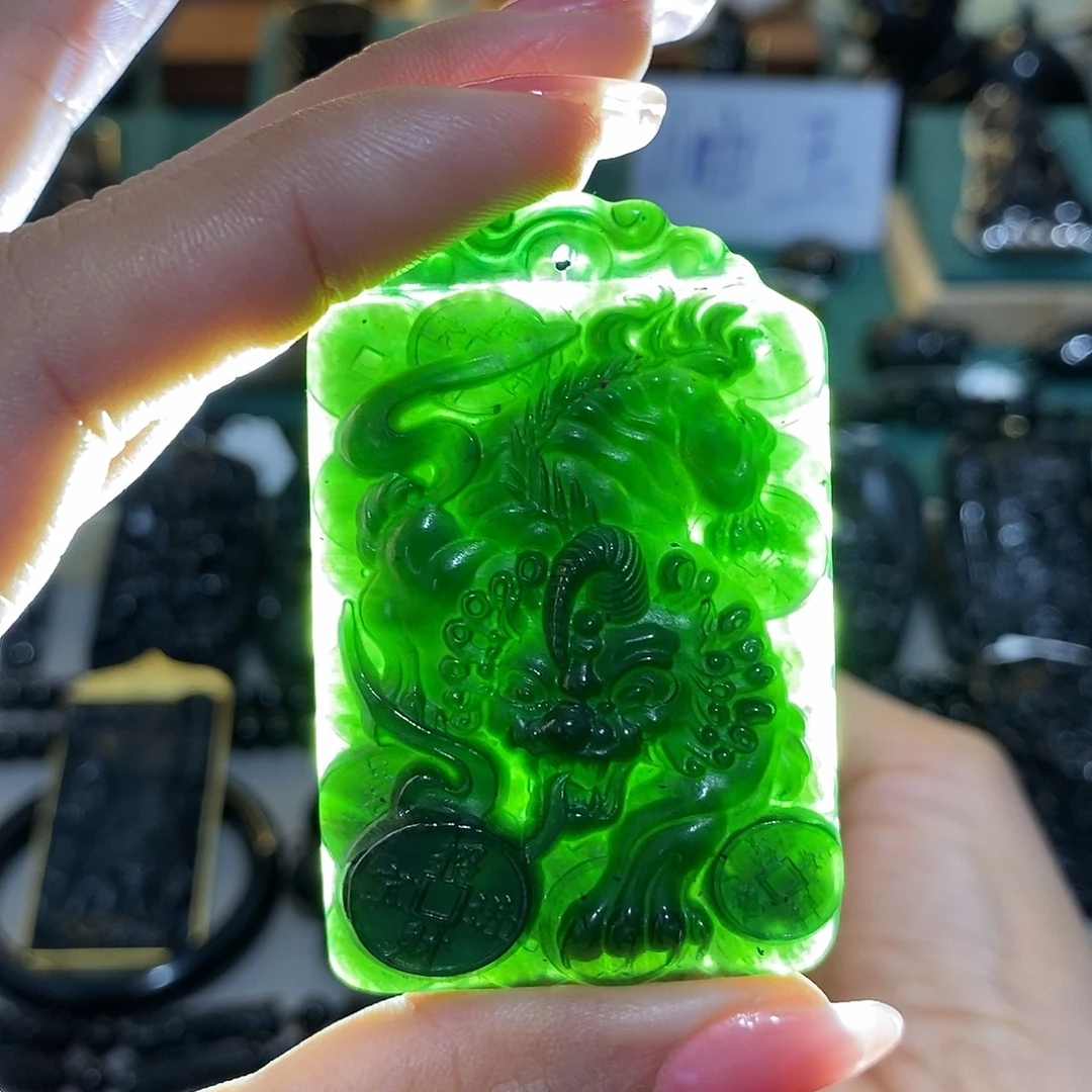 未镶嵌蛇纹石玉颈饰