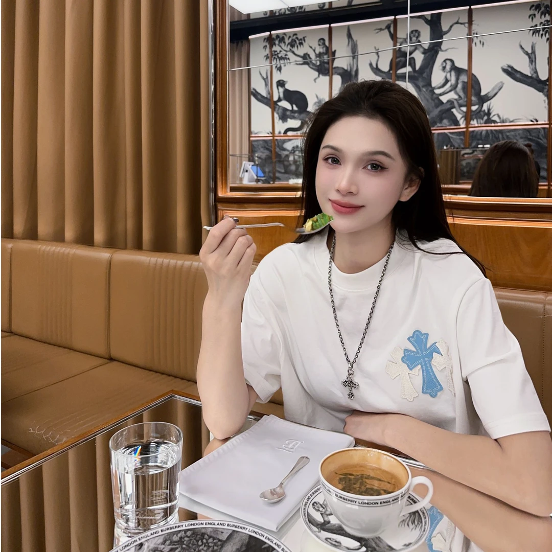 Rebornmoi【vivi老板娘】重工皮标刺绣短袖百搭T（男女同款）DX310