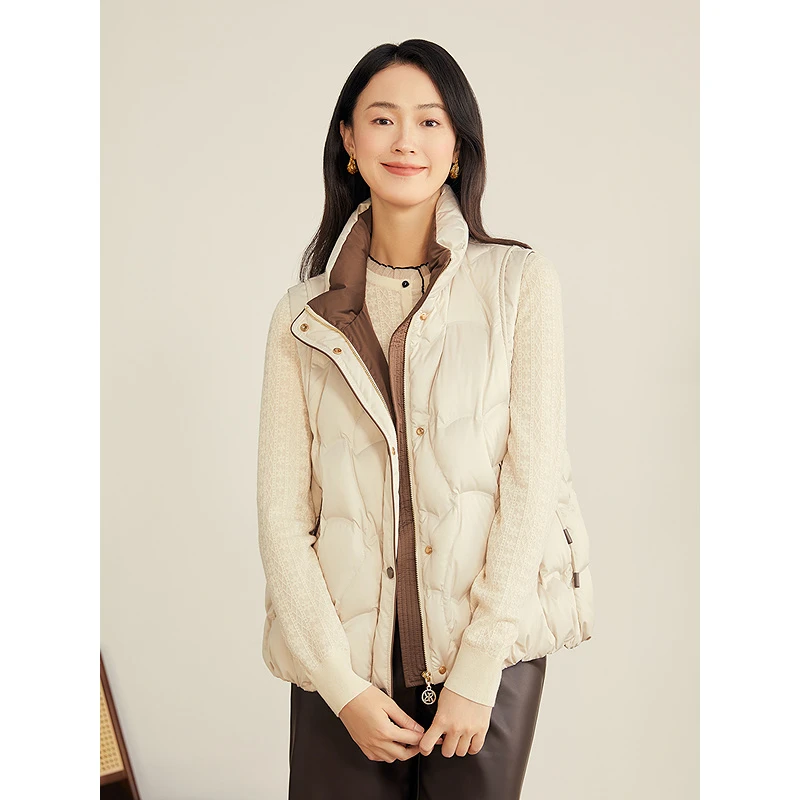 YINER音儿专选2025秋季新款法式柔光缎面撞色羽绒马甲8C65308116