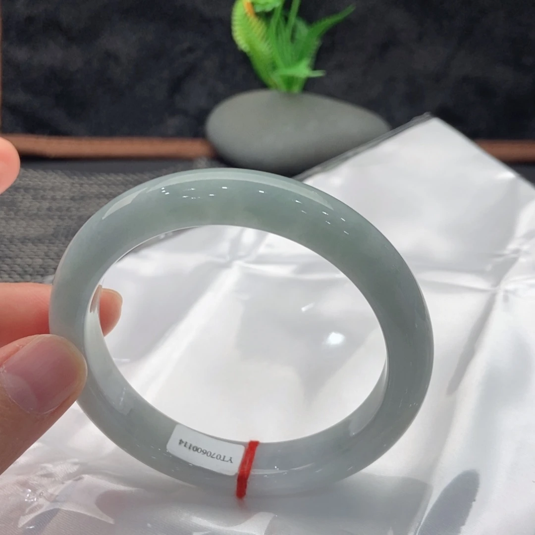 翡翠未镶嵌手镯56.6