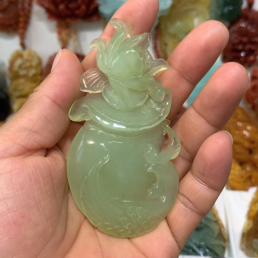 蛇纹石玉未镶嵌颈饰