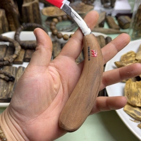 周****沉香碎屑沉香棋楠小号勾刀1把