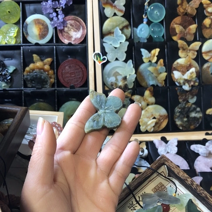 岫玉未镶嵌岫玉挂件