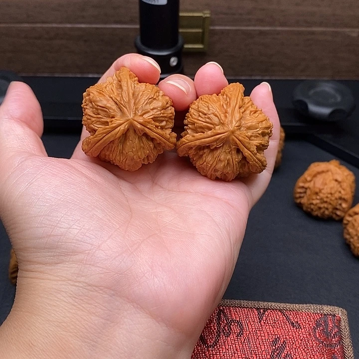 菩***提把件文玩核桃白奔