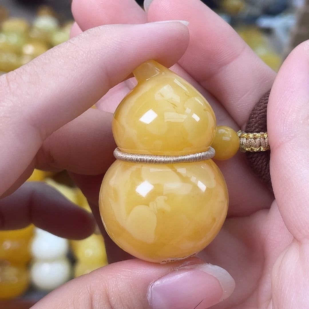 琥珀未镶嵌裸石Y24