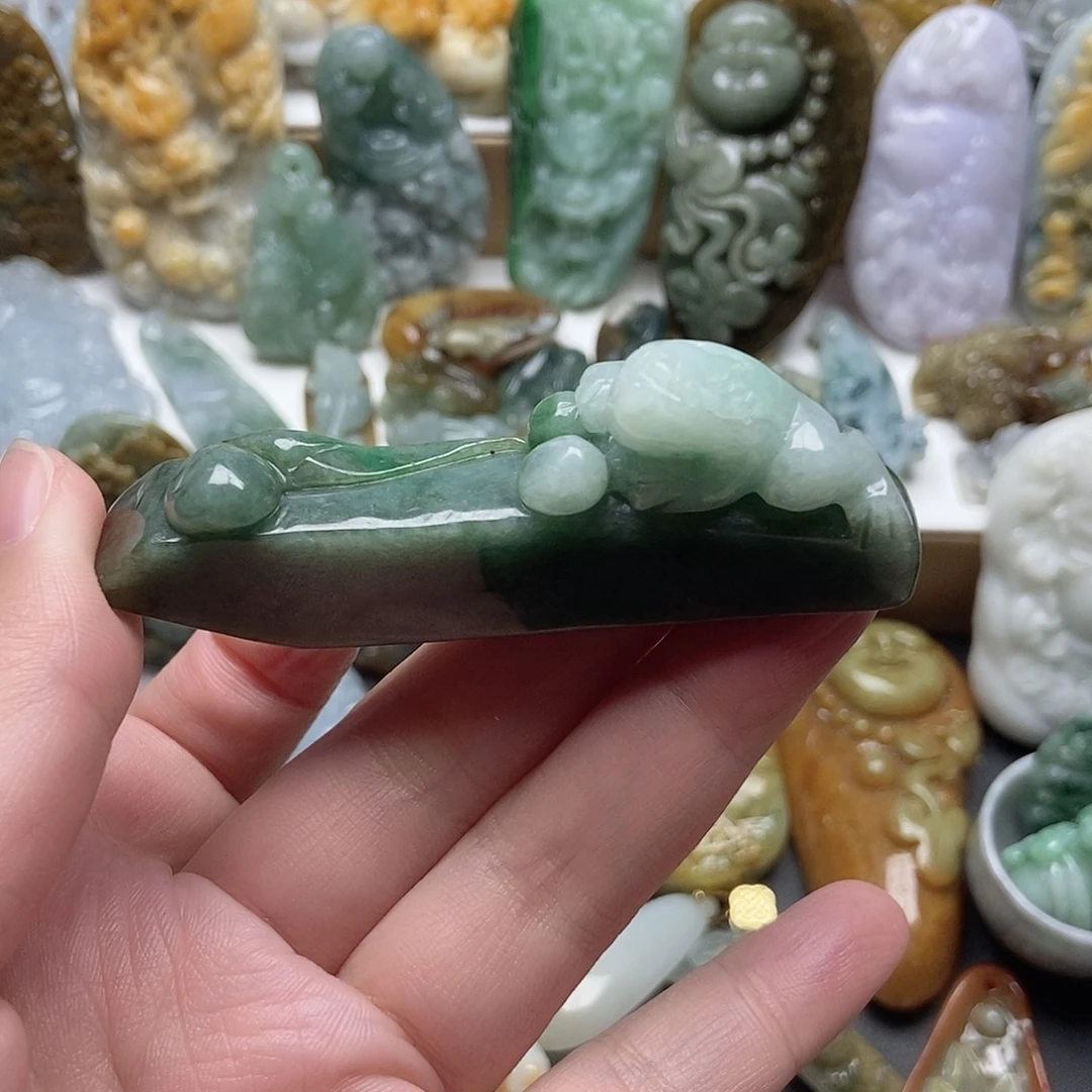 翡翠未镶嵌颈饰翡翠