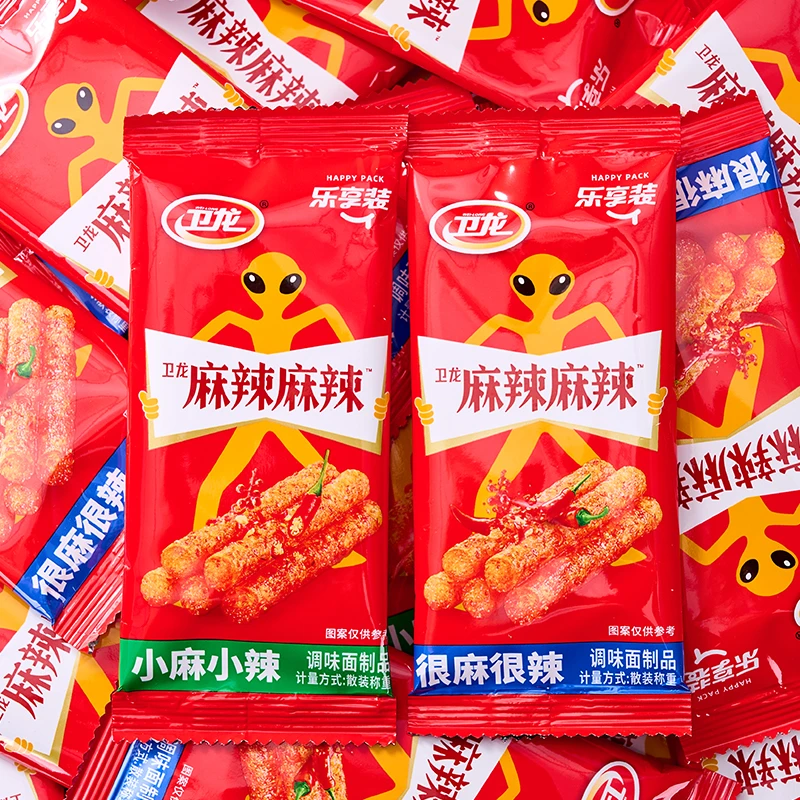 卫龙辣条小包装儿时经典辣棒面筋整箱批发网红爆款麻辣解馋小零食