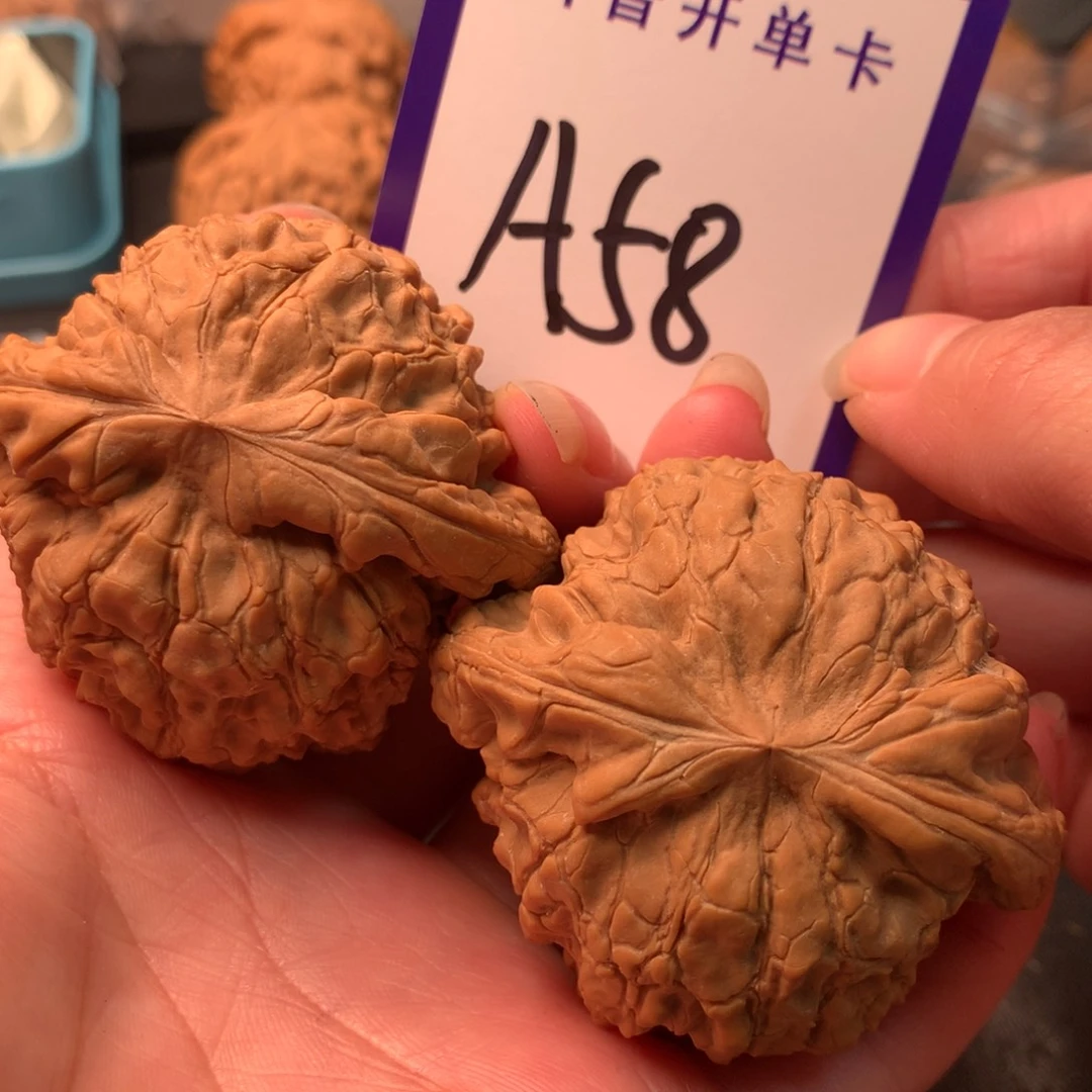 文玩核桃吊坠龙鼎