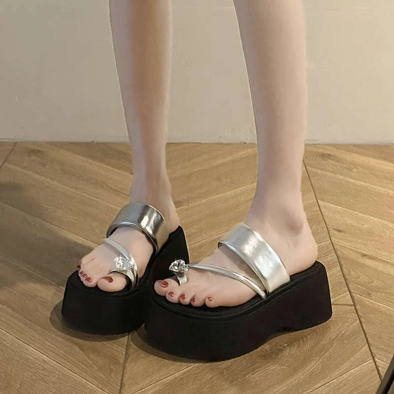 绝美松糕厚底凉拖鞋女夏季外穿2025新款高级感增高超火银色一字拖