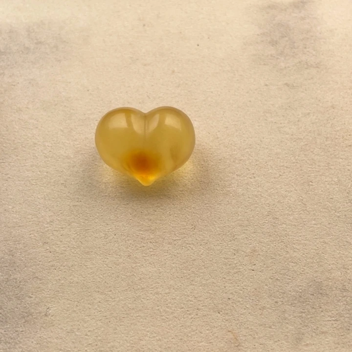 琥珀未镶嵌颈饰好