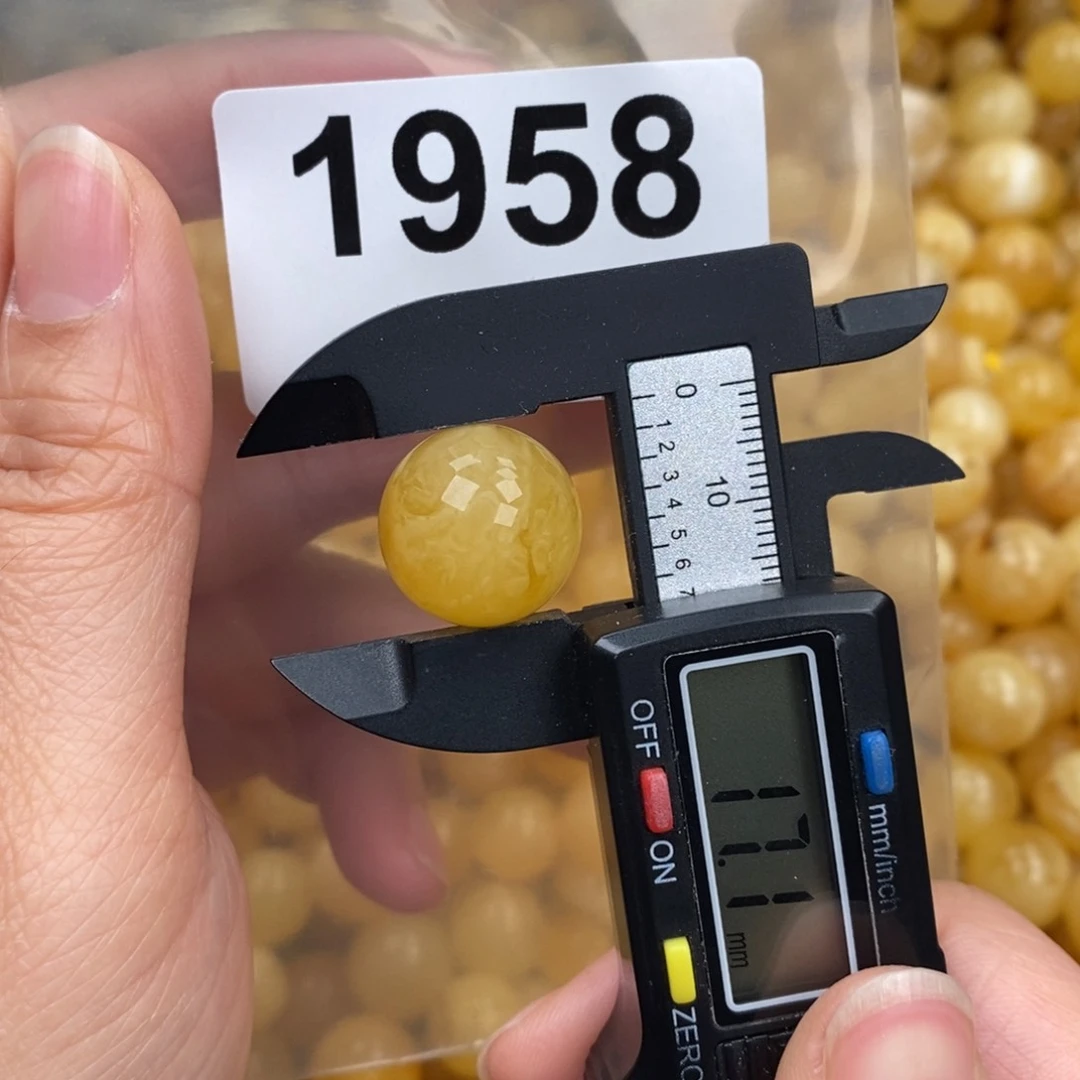 蜜蜡珠宝奇石未镶嵌