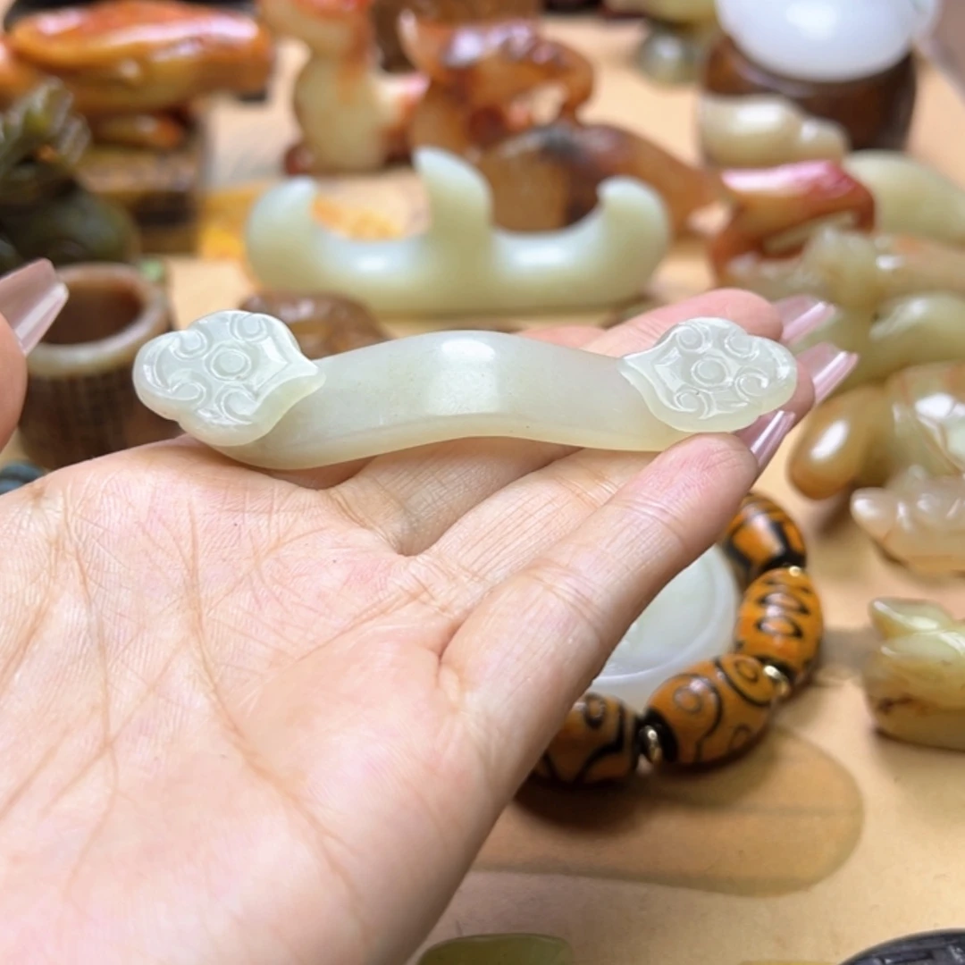 【闪购商品】蛇纹石玉颈饰未镶嵌