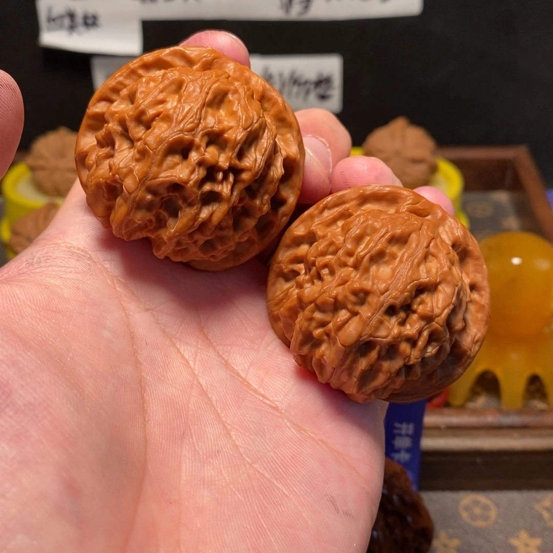 @***…文玩核桃吊坠金麒麟