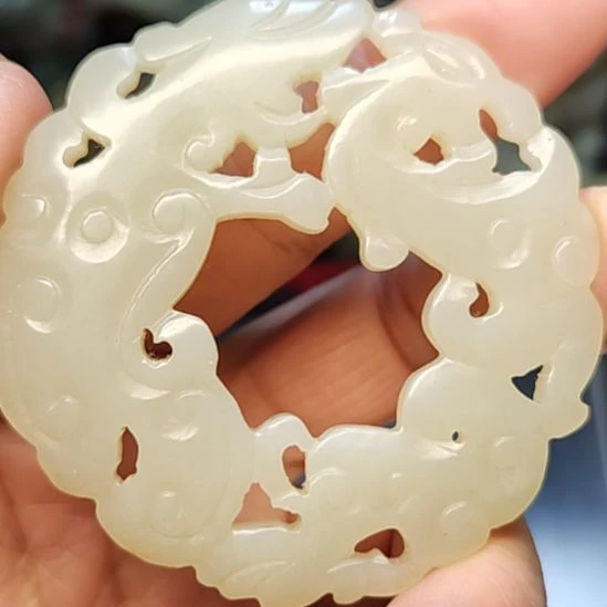 和田玉未镶嵌把件