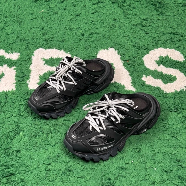 99新 Balenciaga/巴黎世家 Track1.0黑白穆勒鞋 半拖 98新 37码
