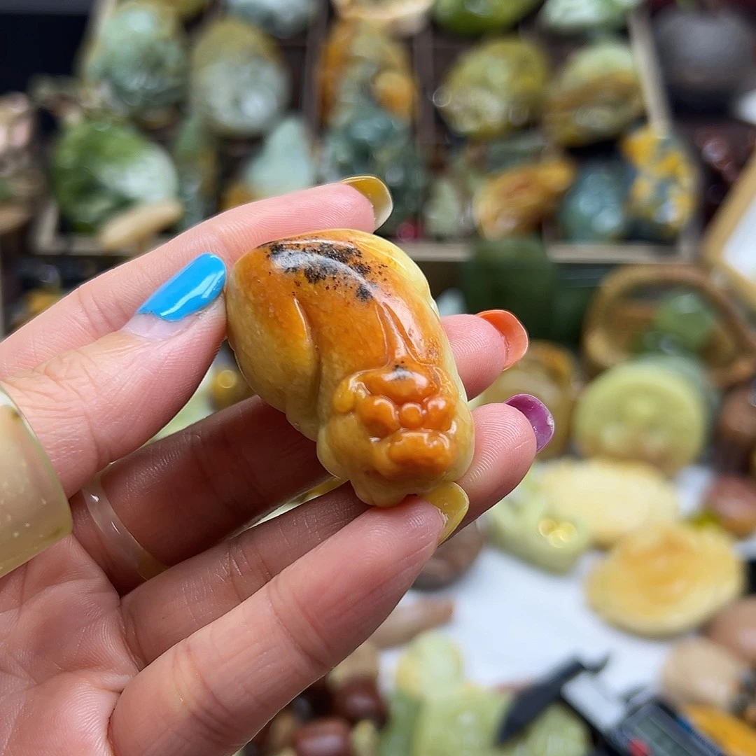 夏***花岫玉未镶嵌颈饰辽阳料貔貅