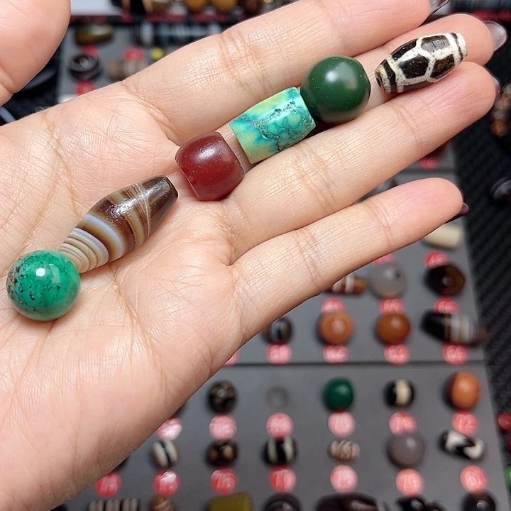 未镶嵌玛瑙/玉髓珠宝半成品?*旭