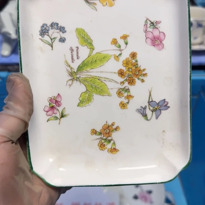 未***一琉璃手工艺品突突