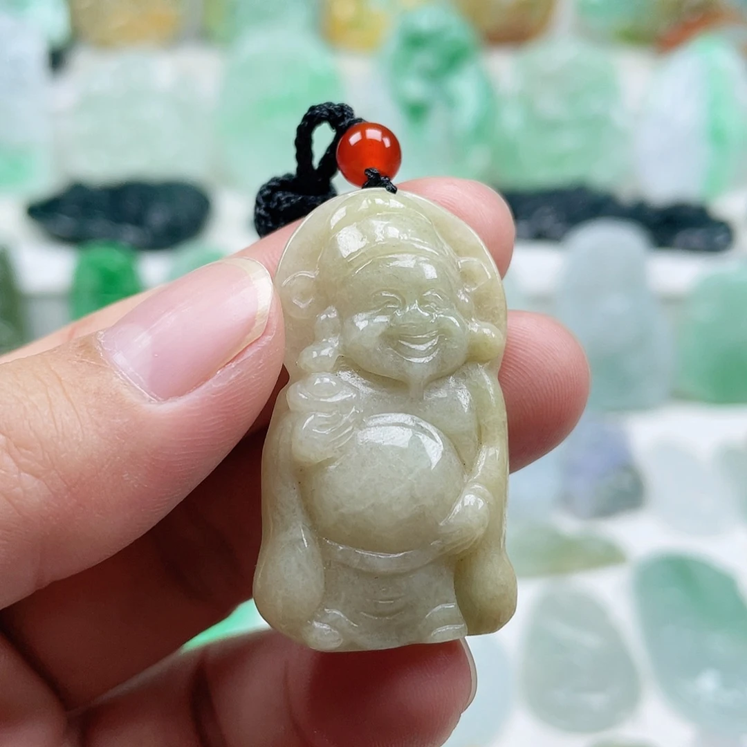 翡翠颈饰未镶嵌财神