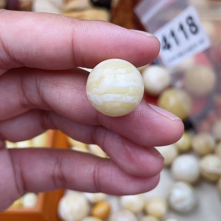 蜜蜡未镶嵌珠宝奇石粉水线16.6