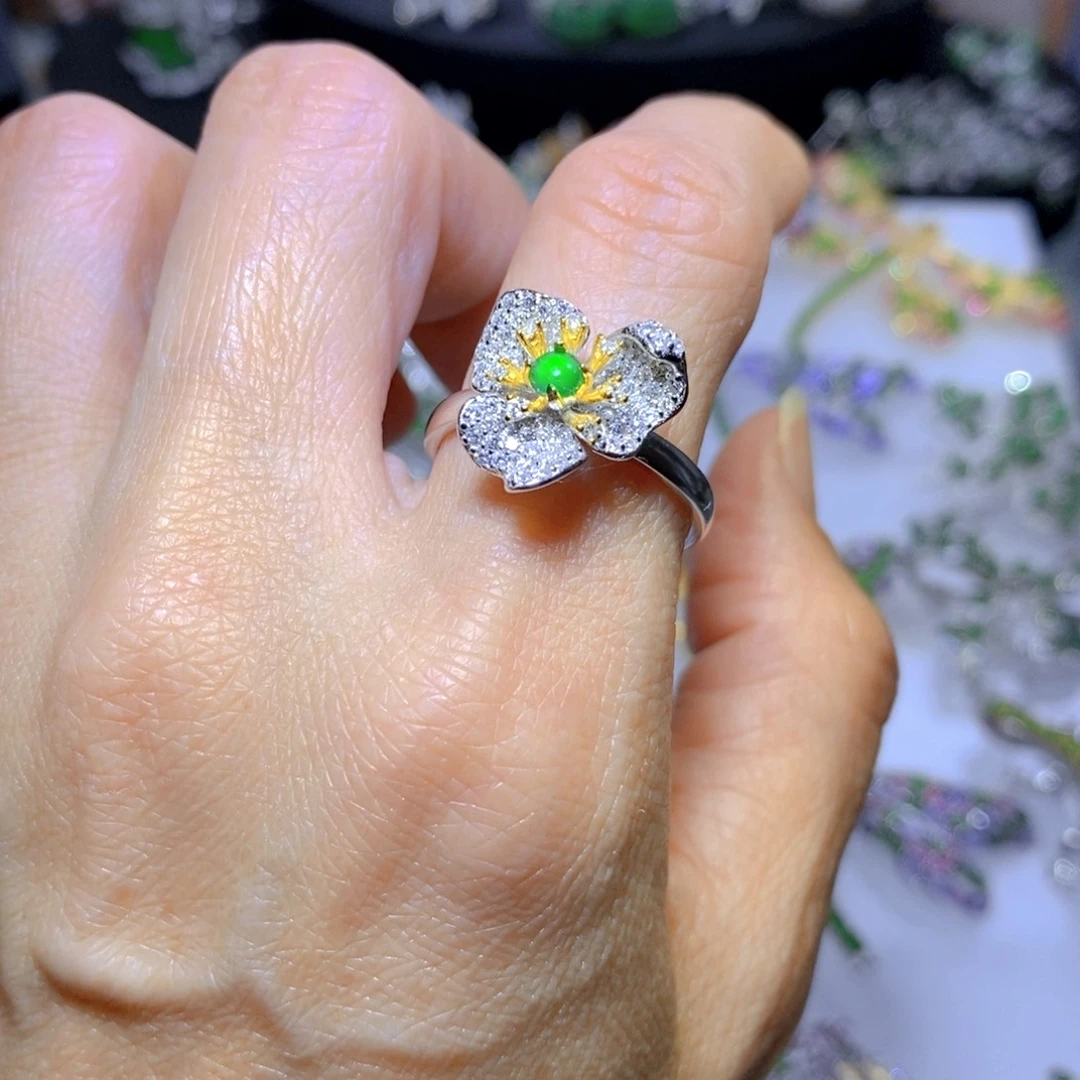 翡翠颈饰银S925镶嵌天然翡翠