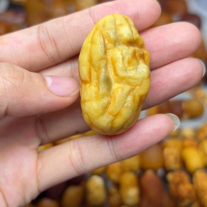 琥珀未镶嵌裸石天然蜜蜡