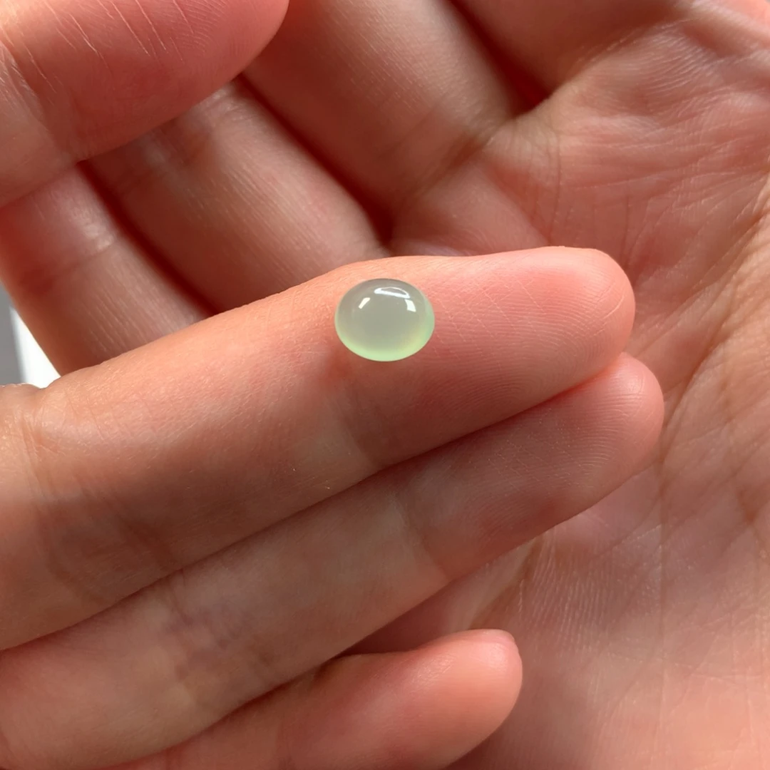 颈饰未镶嵌翡翠蛋面