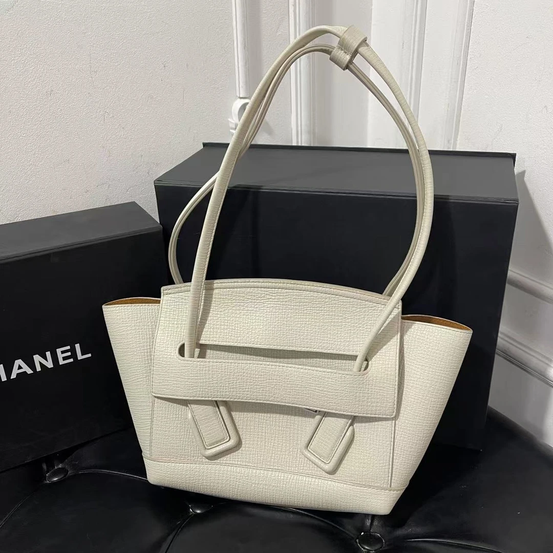 BOTTEGA VENETA/葆蝶家 单肩包 单肩包 ys6355/2501