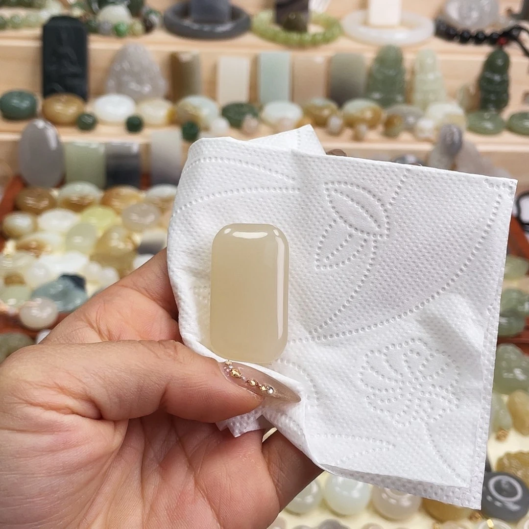 和田玉未镶嵌吊坠(赠链)