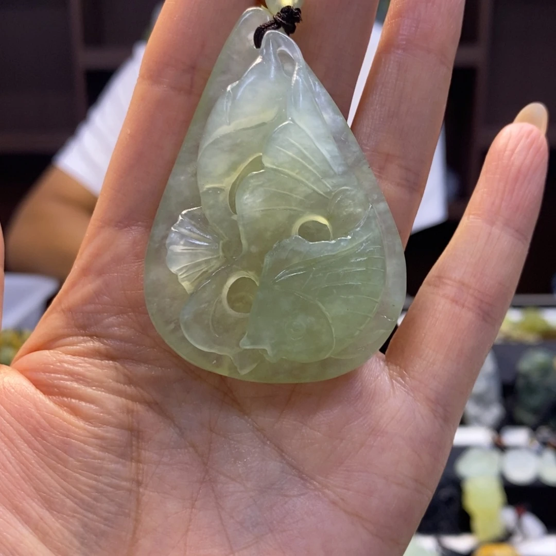 未镶嵌蛇纹石玉颈饰