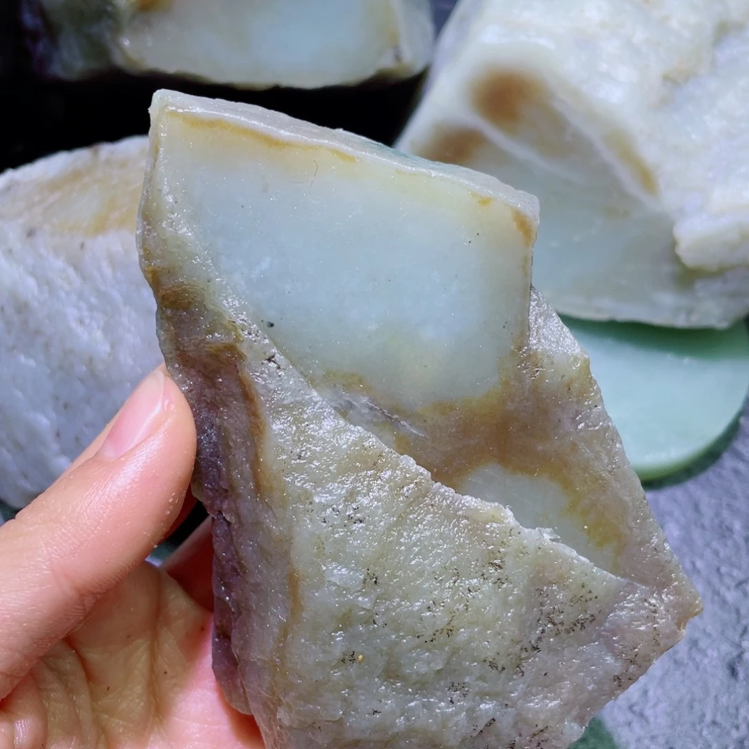 和田玉未镶嵌珠宝半成品