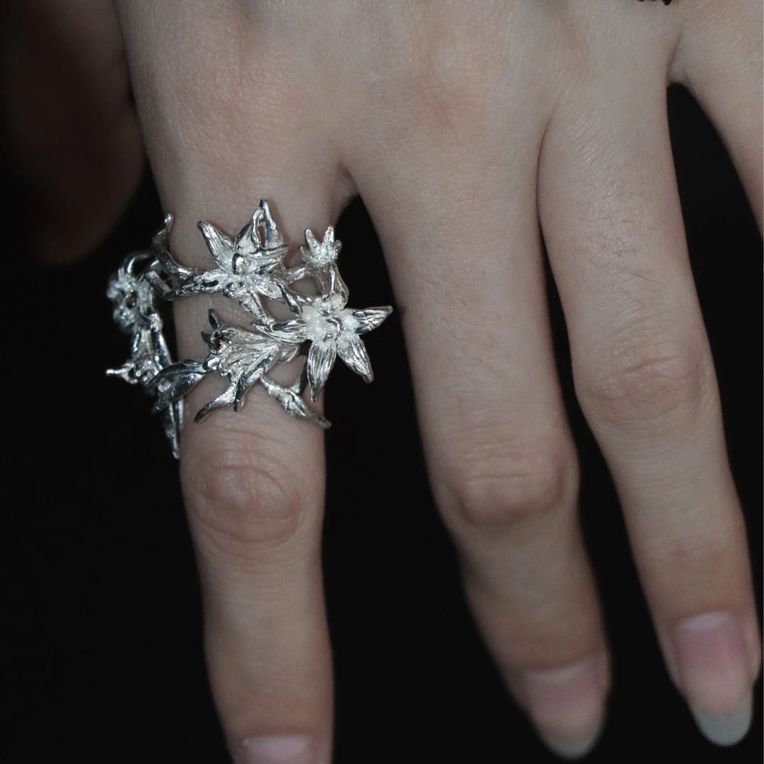 东黑三白 925银戒指 百合银极蕊 纯银原创小众百搭花型开口女戒指