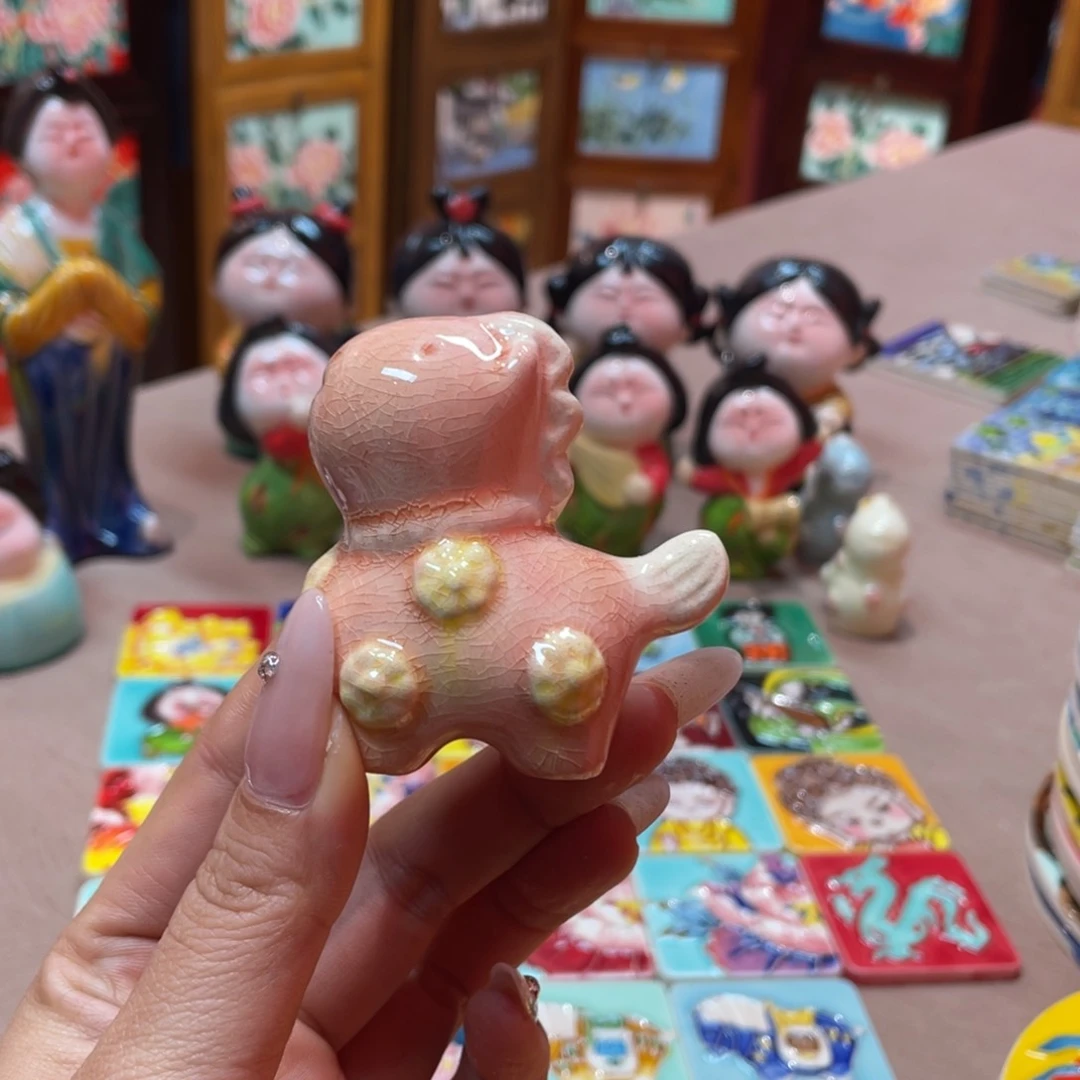 陶瓷手工手绘墩墩马