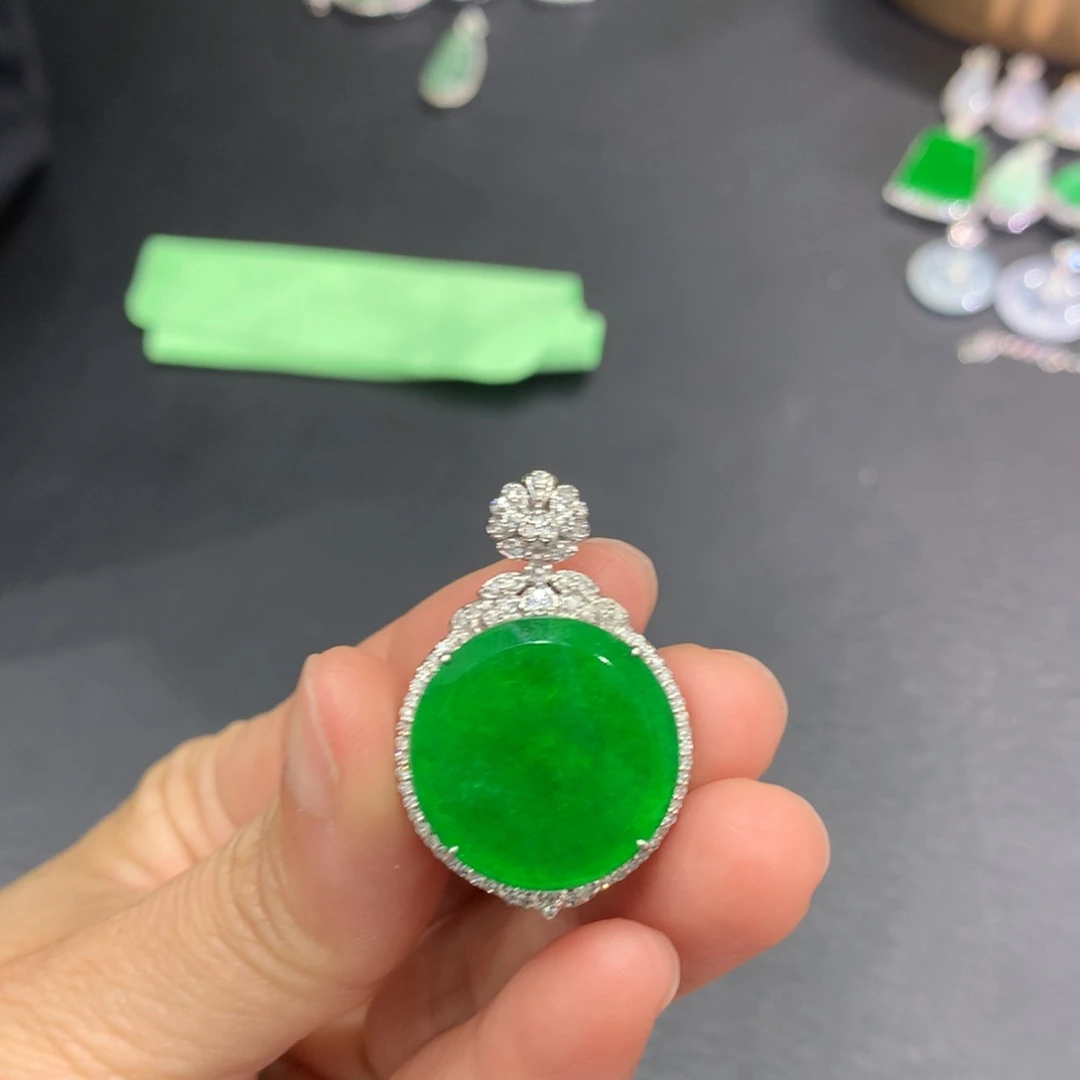 翡翠18K金镶嵌吊坠(不含链)