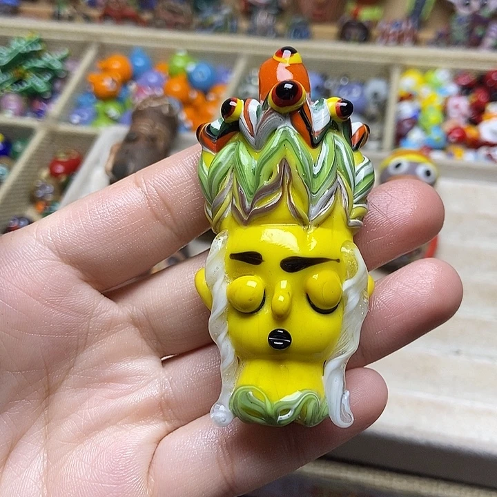 琉璃颈饰小公主一个