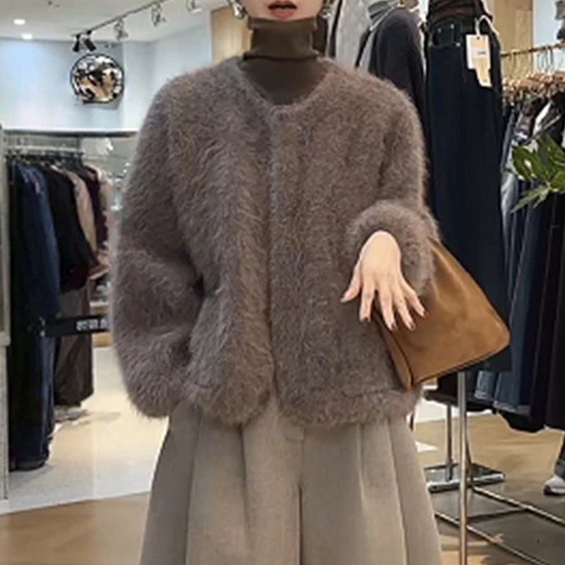 2025圆领毛绒短款外套秋冬保暖软糯质感时尚百搭温柔风上衣