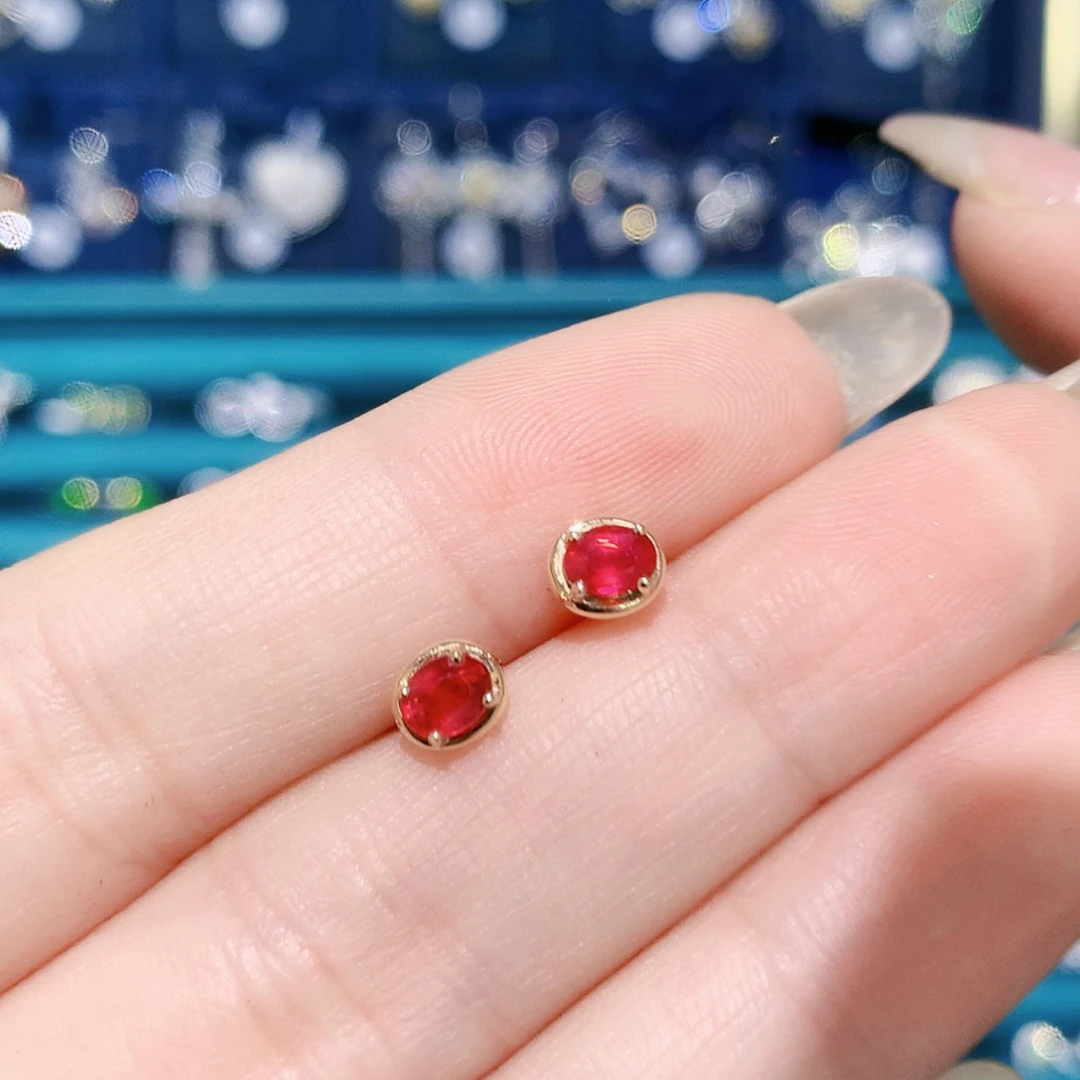 【闪购商品】18K金镶嵌耳饰红宝石