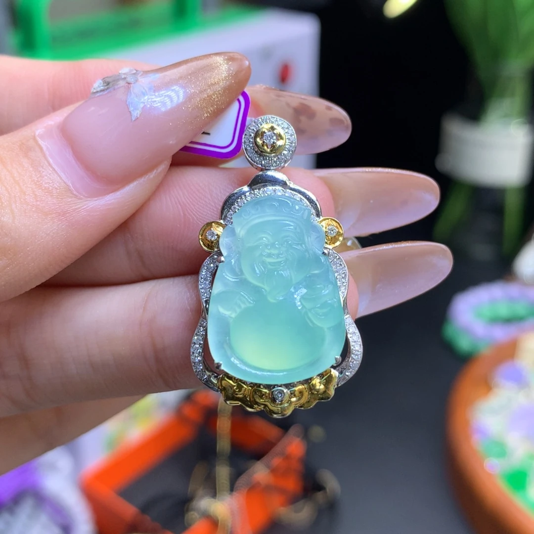 翡翠18K金镶嵌颈饰