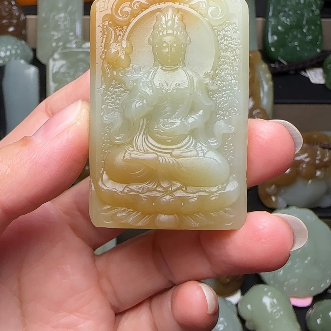 天***云和田玉未镶嵌颈饰