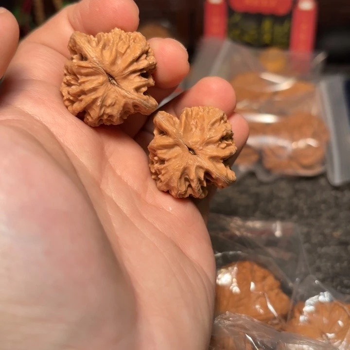 龙***堂吊坠文玩核桃霞云岭