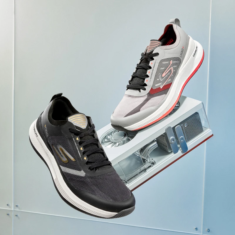 【露娜专属】斯凯奇夏季新款轻质透气跑步鞋男舒适缓震运动鞋220533