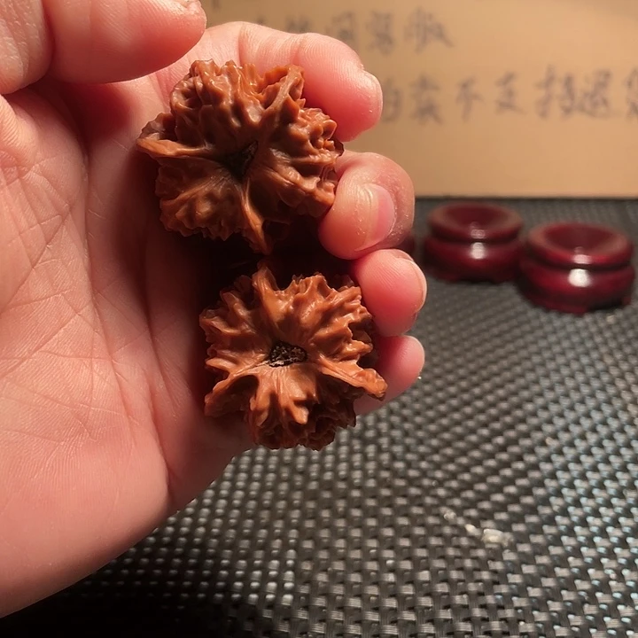 把件文玩核桃35mm野生龙门涧三棱