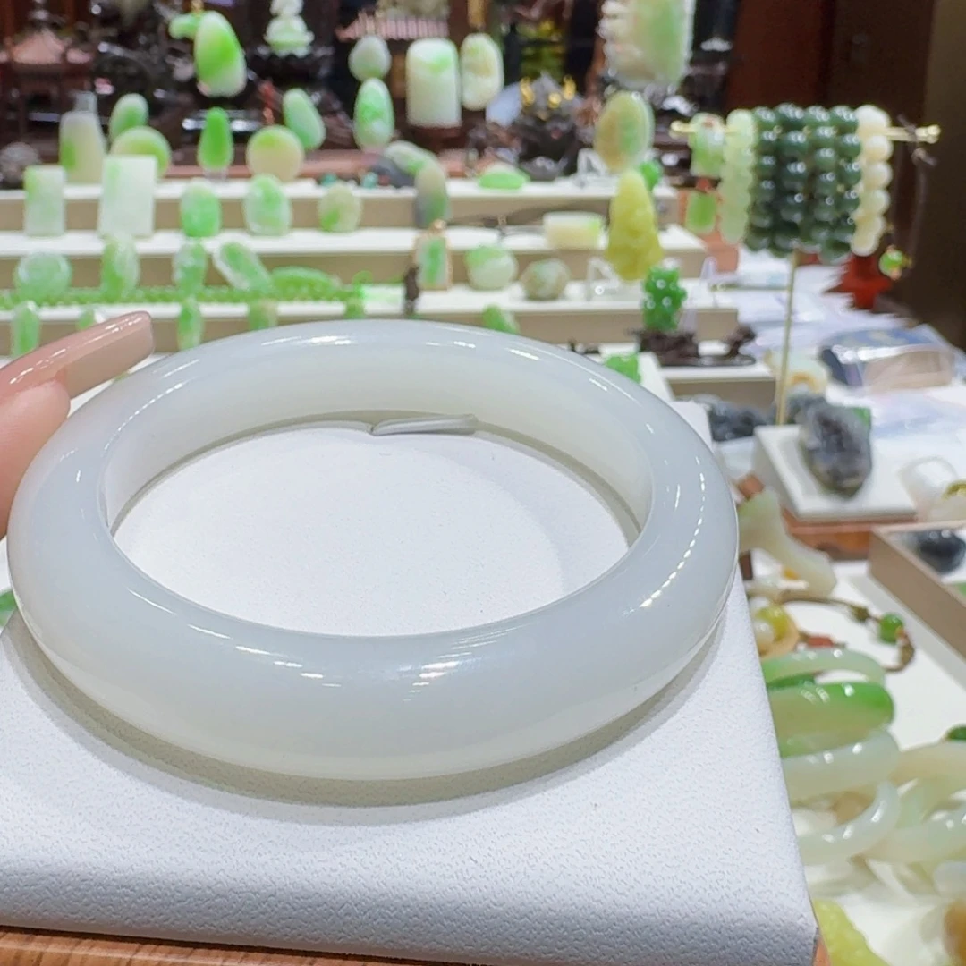 和田玉未镶嵌手镯白玉59