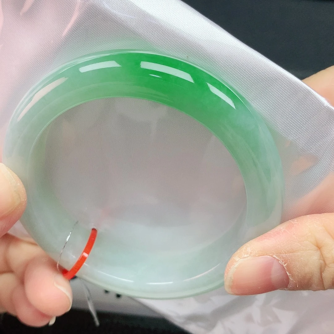 翡翠手镯未镶嵌57圈