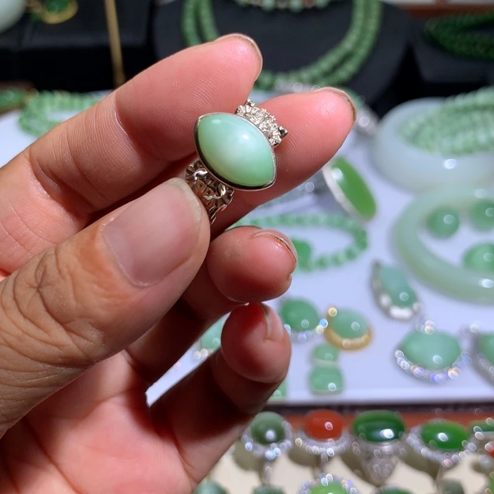 银S925镶嵌戒指和田玉（碧玉）