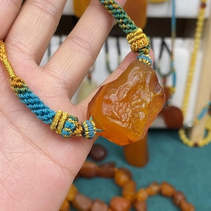 琥珀未镶嵌颈饰吊坠