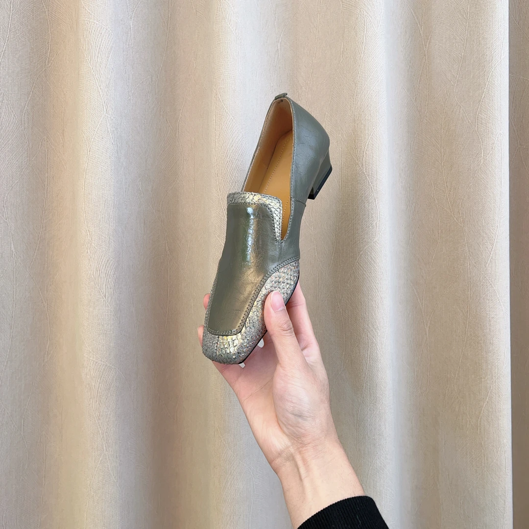 2025新款时尚简约真皮粗跟女士气质方头舒适单鞋蓝色软底百搭