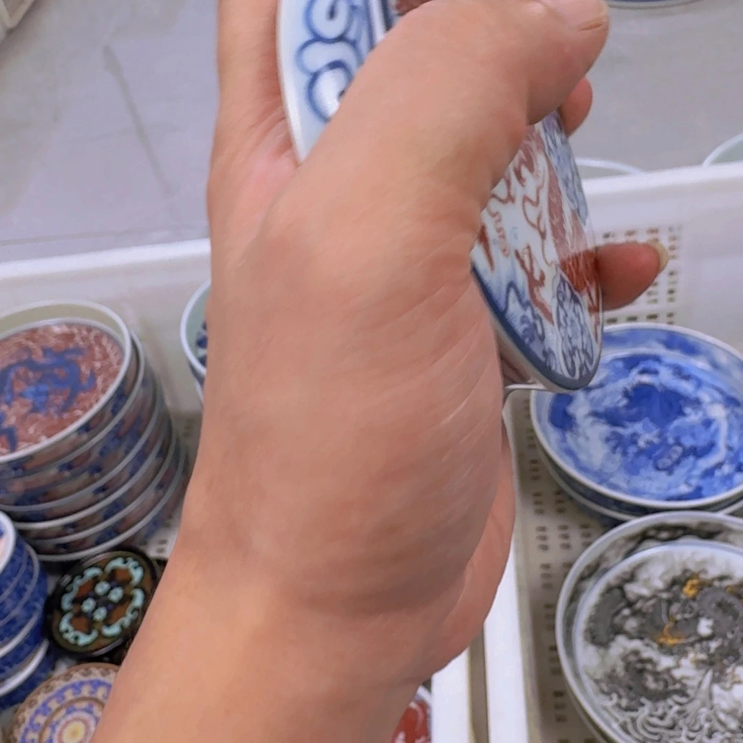 瓷片釉里红如意穿花龙盖置景德镇